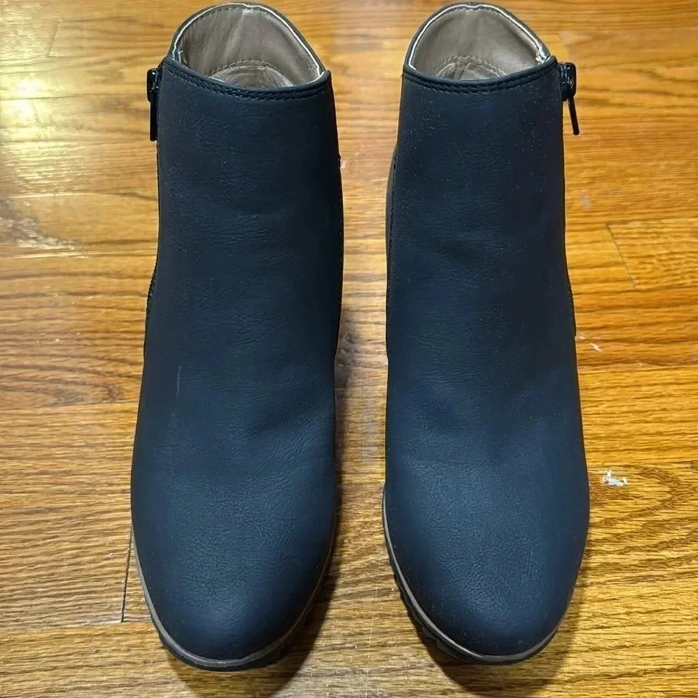 SOUL Naturalizer Black Wedge Ankle Booties